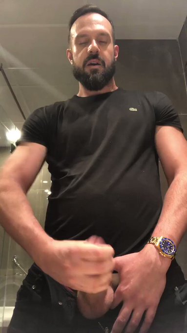 masturbating and cumming with my rolex in Dubai https://t.co/6CK6XiJ5Xt