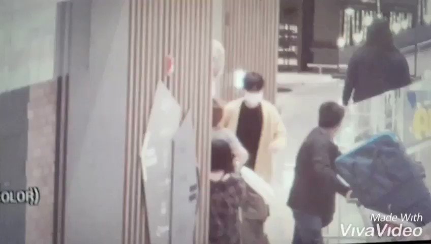 what me crying over kihyun? lmao not me no i definitely didn't cry over him looking tinie nd his hair flopping up nd down nd how cute he looks with his yellow cardigan no i didn't do that that wasn't me