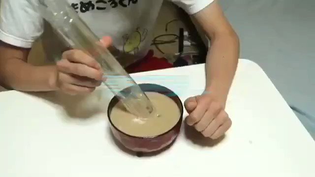 超極太ストローで！！タピオカミルクティーを飲んだ結果ｗｗｗ