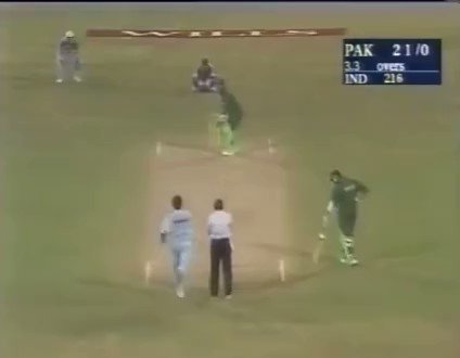 #OnThisDay 1968. Ijaz Ahmed was born in Sialkot. He played 310 matches for Pakistan, making 9879 runs with 22 hundreds and 49 fifties #cricket