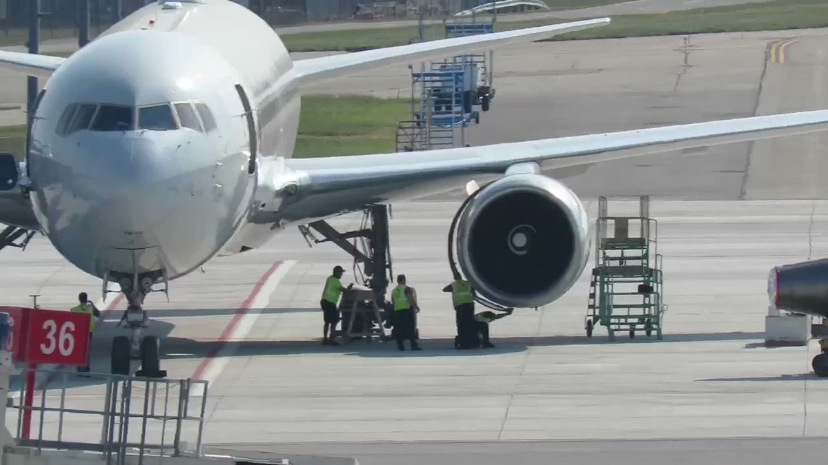 Friday morning B767 engine swap update #2: the access panels are closed! Hopefully an MX expert can tell us what comes next. Engine run-up? #avgeek #airportlife #engineswap