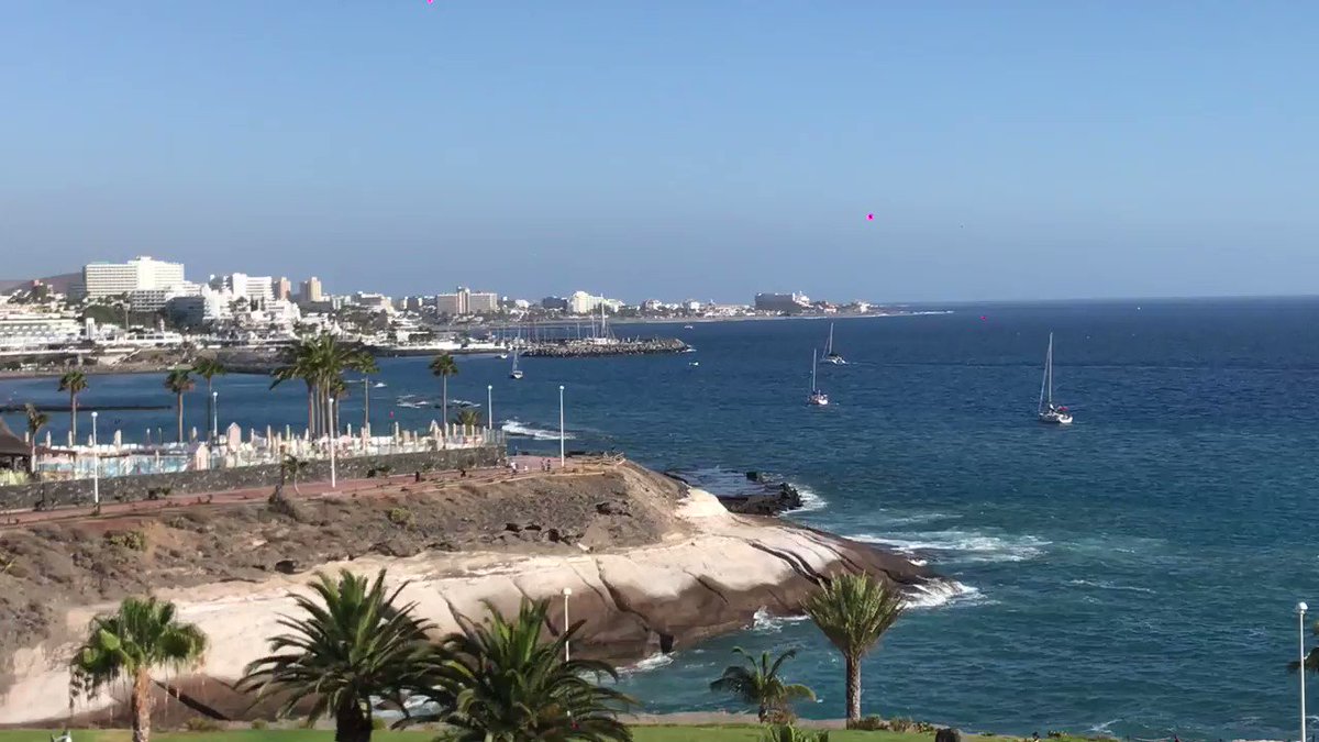 Buena música, la mejor compañía y estas maravillosas vistas.¡Buen fin de semana!💙👏🥂 Azotea Sunset Raw Bar. ⠀⠀⠀#5Senses #GranTacande #Relax #Wellness #Love #Hearit #Tasteit #OceanTherapy #Oceanview #Goodvibes
