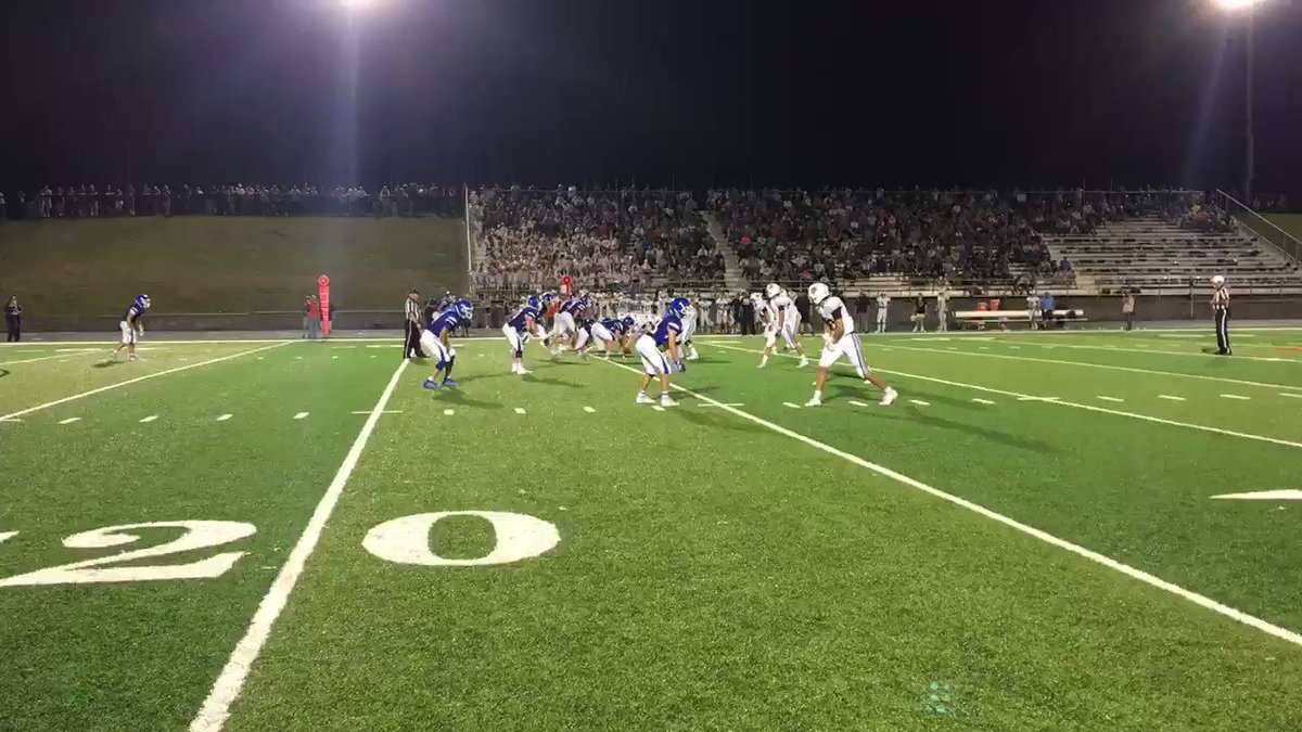 🏈🎙📻@1480whbc @SarchioneFord
Game of the Week🏈🎙📻
Halftime
@Lake_Athletics
@StreaksFootball 3
@LakeCoachD
@LousvilleLeps 0
Another big defense of play late in the 1st half by the Lake defense!
#TheTraditionContinues on @1480whbc http://whbcsports.com