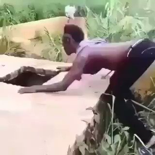 وضع #قناة_الجزيرة الان وهي تحاول الوصول الى #ميدان_التحرير لتغطية 😂😂😂😂😂😂