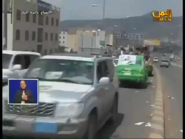علي البخيتي يهاجم الحوثي وأخوه محمد مع الحوثي، ذي مشيناهاجميل عز الدين مدير قناة اليمن الشرعية أخوه مع الحوثي، كمان مشيناهالكن ان يكون وزير الخارجية الجديد في الحكومة الشرعية أبوه واثنين من إخوته قيادات مع الحوثي وابن عمه قتل في الحدود السعودية ذي كيف نمشيها ومن سيحارب من 😂
