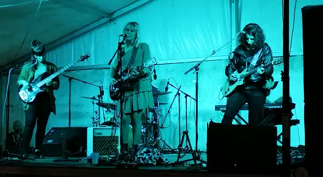 Fantástico el concierto de @Helena_Goch esta tarde en #Venturada (Madrid). 👩🎤🎹🎸👏👏👏