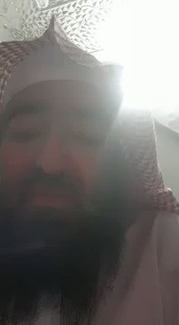 معنِّف طفلته يعتذر: المقطع قديم.. وتبت من فعلتي.. وكنت أمرُّ بحالة نفسية.https://sabq.org/PcGdrj