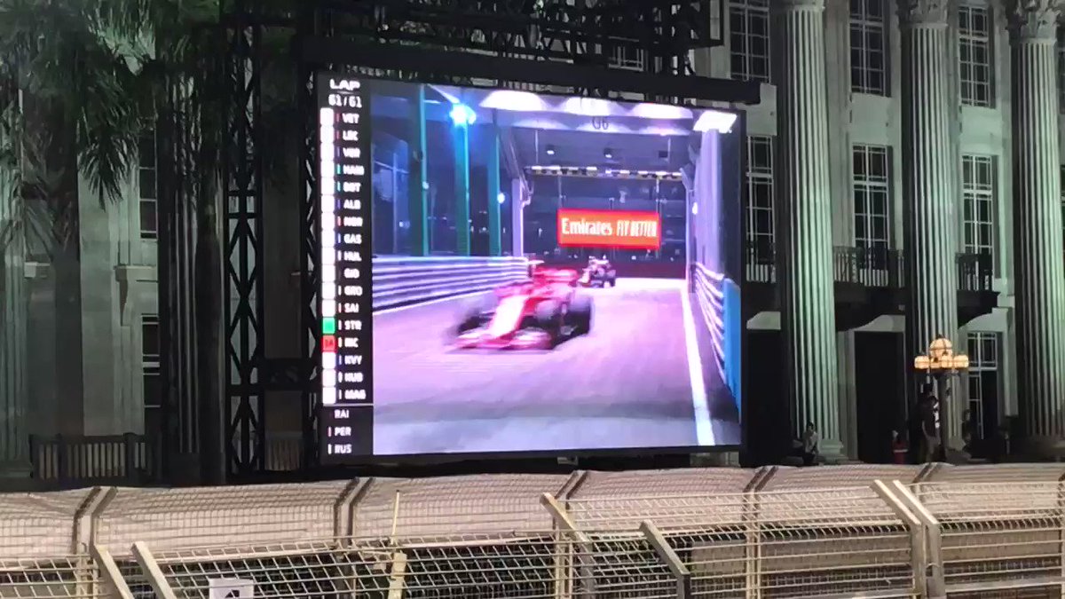 ベッテルおめでとう。笑顔が眩しかった(*^◯^*)
マックス、3位おめでとう🎉
ベリーグッド、ストラテジー!
#singaporegp2019
#Vettel
#MaxVerstappen – at Marina Bay Street Circuit