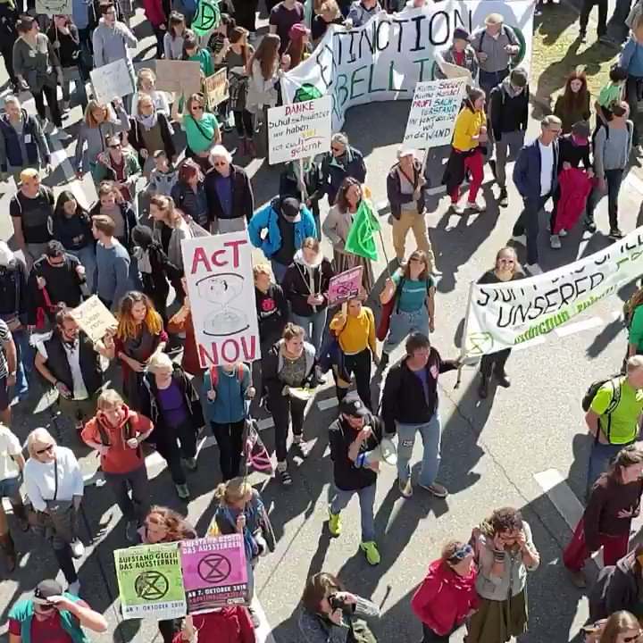 Thousands took the street of Freiburg in Germany to be part of the world wide Climate strike calling for action on climate change
#ClimateChange #ActNow #ClimateStrike #FridaysForFuture #Fridays4Future #Klimastreik https://t.co/860mn8n1RK