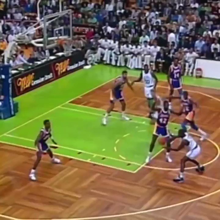 Larry Bird was a certified dime dropper. Donβt sleep. (via @timelesssports_)