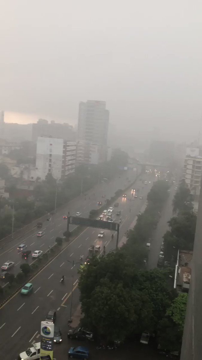 Osama. (@ashaqeens) on Twitter photo 2019-09-27 08:50:46 Heavy rain in Karachi, don’t see the match starting on time Heavy rain in Karachi, don’t see the match starting on time