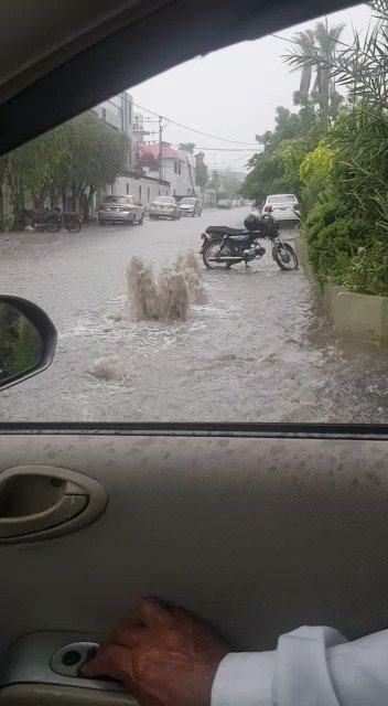 Abnoxiuos (@Abnoxiuos) on Twitter photo 2019-09-27 12:33:24 Not sure how I feel about Sindh gormint installing fountains given the water scarcity in Karachi Not sure how I feel about Sindh gormint installing fountains given the water scarcity in Karachi