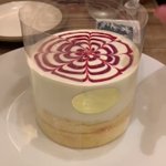 芸術的!いちごのパンケーキがアートな件