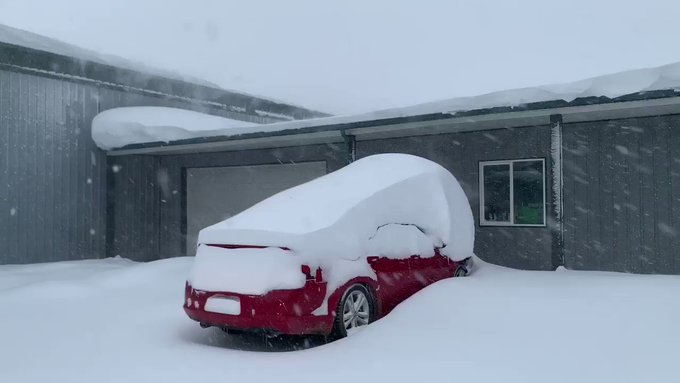 Record-Smashing, Historic September Snowstorm Brings 4 Feet of Snow, Blizzard Conditions to Northern Rockies UrL_c2T5AfmadUCH?format=jpg&name=small