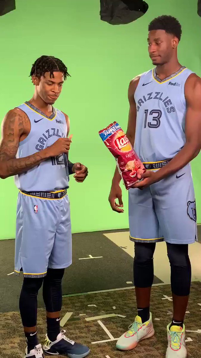 Ja & Jaren bonding over a bag of ketchup chips 😅 (via @memgrizz)