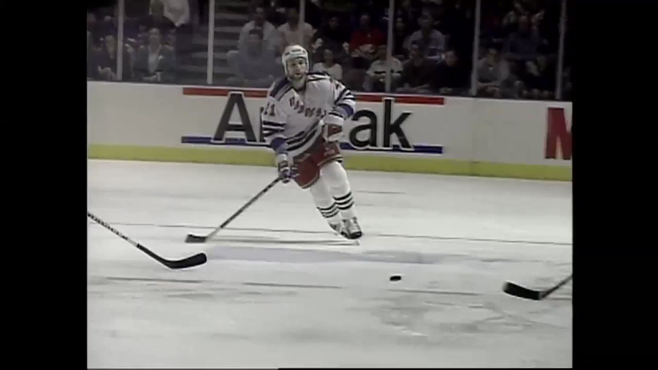 Happy 53rd birthday to one of the best to ever do it, Brian Leetch.

(via 