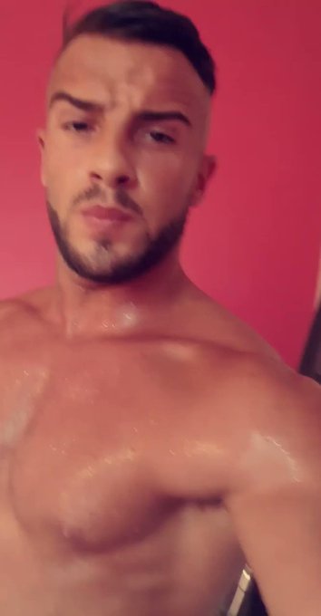 Mmmh demi molle... je viens de faire une videi deviergage du cul!!!! Et oui tu veux voir ca ?💦💦🙊🙊👅👅 https://t