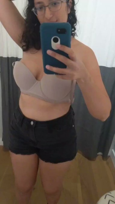 Jiggle jiggle https://t.co/LjYuYW4K9O