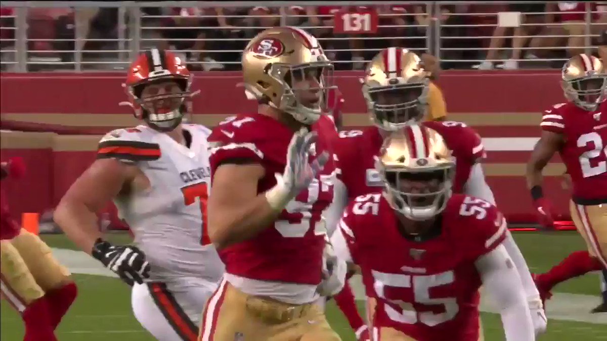 ESPN (@espn) on Twitter photo 2019-10-08 01:51:51 .@nbsmallerbear WENT THERE ๐ฎ Getting revenge on @bakermayfield for the infamous flag plant in the 2017 Oklahoma-Ohio State game. (via @thecheckdown) .@nbsmallerbear WENT THERE ๐ฎ Getting revenge on @bakermayfield for the infamous flag plant in the 2017 Oklahoma-Ohio State game. (via @thecheckdown)