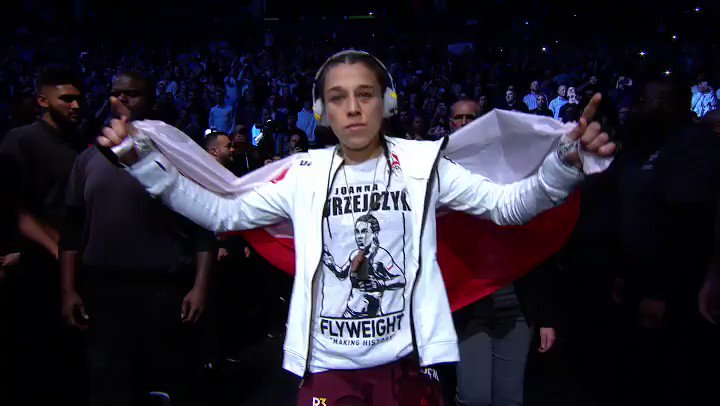 Dana White (@danawhite) on Twitter photo 2019-10-08 18:03:27 Fight week!!! @joannamma 🇵🇱 vs @karatehottiemma 🇺🇸 LIVE Saturday at 8pm ET on @espn+ Fight week!!! @joannamma 🇵🇱 vs @karatehottiemma 🇺🇸 LIVE Saturday at 8pm ET on @espn+