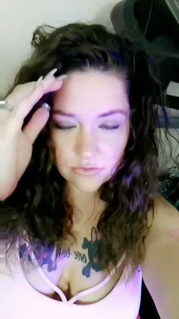 Model - Wyntr_Kage squirt