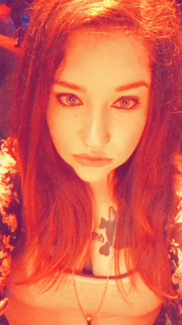 Model - Wyntr_Kage feet