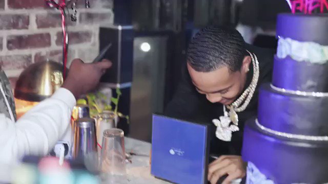 GANG AFFAIRS... ITS A GOOOO ON ALL LEVELS...THIS NIGGA @SkubaBaby SLOW AS FUCK 😂😂😭😭 & AWWWNNN TAINA MADE A #GANGSTA CRY! SHE NOT A HOTT GIRL SO DONT NOBODY LIKE MY WIFEY😢😩 pic.twitter.com/FxpqQSeq1R