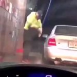 ホースから水を出そうとした結果？制御不能!