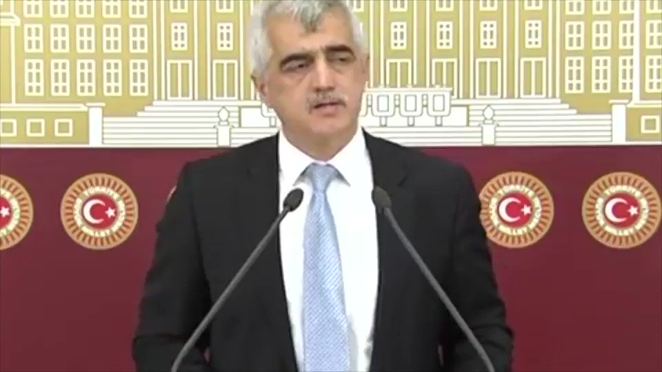Ömer Faruk Gergerlioğlu (@gergerliogluof) on Twitter photo 2019-10-11 14:27:02 TBMM’de büyük bir cengaverlik hali görüyoruz adeta mehter marşıyla yürüyerek milletvekilleri fethe çıkıyorlar. Değerli arkadaşlar millet meclisleri demokratik siyasetle çözüm yerleridir ,savaş kararları ayrıntıya taalluk eden kararlardır, esas olan barıştır esas olan hayattır! TBMM’de büyük bir cengaverlik hali görüyoruz adeta mehter marşıyla yürüyerek milletvekilleri fethe çıkıyorlar. Değerli arkadaşlar millet meclisleri demokratik siyasetle çözüm yerleridir ,savaş kararları ayrıntıya taalluk eden kararlardır, esas olan barıştır esas olan hayattır!