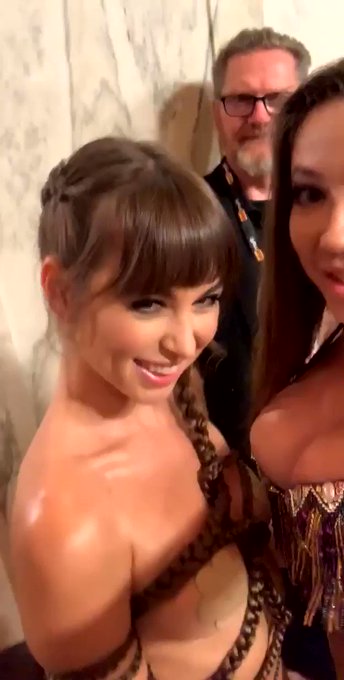 did we touch tongues or na 😈 @rileyreidx3 

she’s so sweet 💙💙💙 glad I got to finally meet her irl https://t