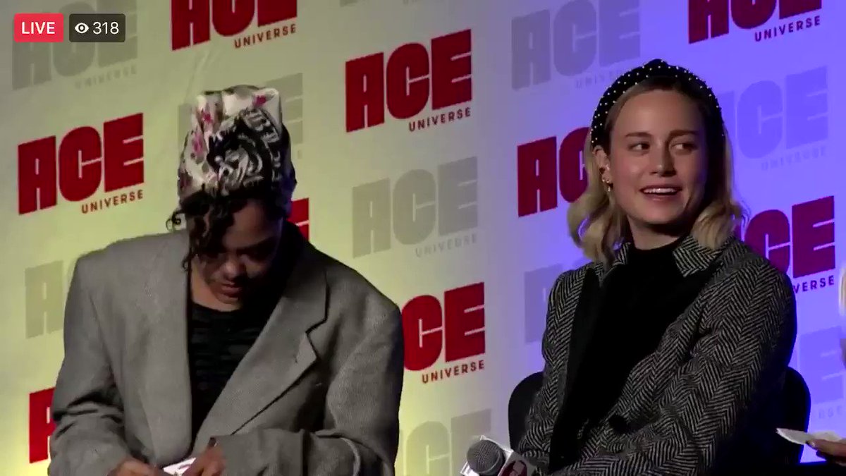 remember when brie larson and tessa thompson did this https://t.co/YqPUMOv4xY