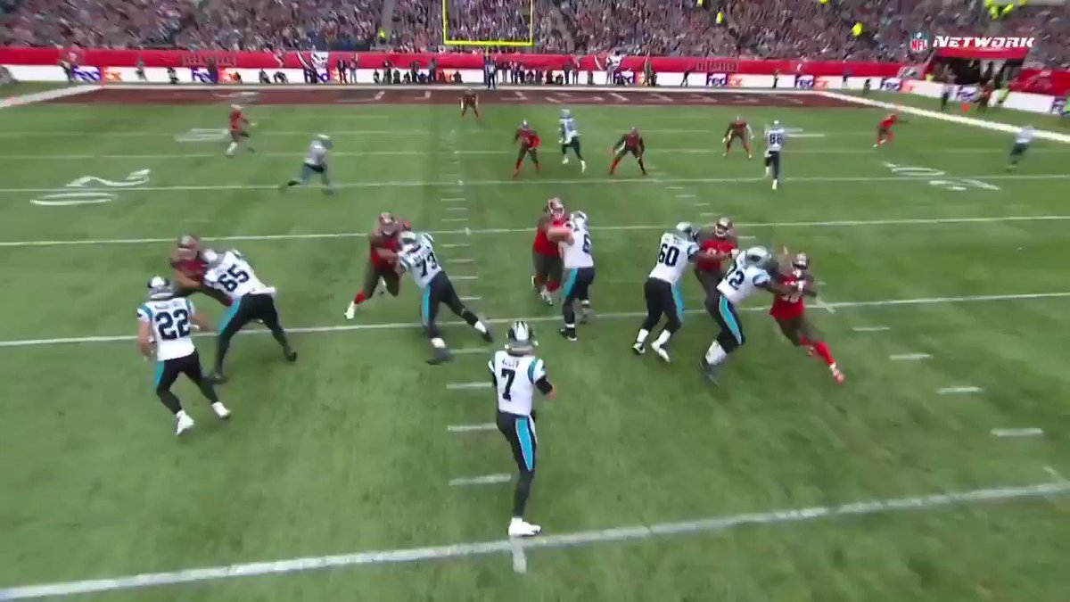 RB target leaders:1. Ekeler (45)👀📉2. CMC (44)👀💪🏻3. DJ (41)💯4. Kamara (39)😬5. J White (39)🤔6. C Thompson (38) 🤕7. Fournette (36)😳8. Bell (33) 👀📈9. Royce (31)👀🧐10. Cohen (31)😐11. A Jones (30)👀📉@FantasyFreaks_
