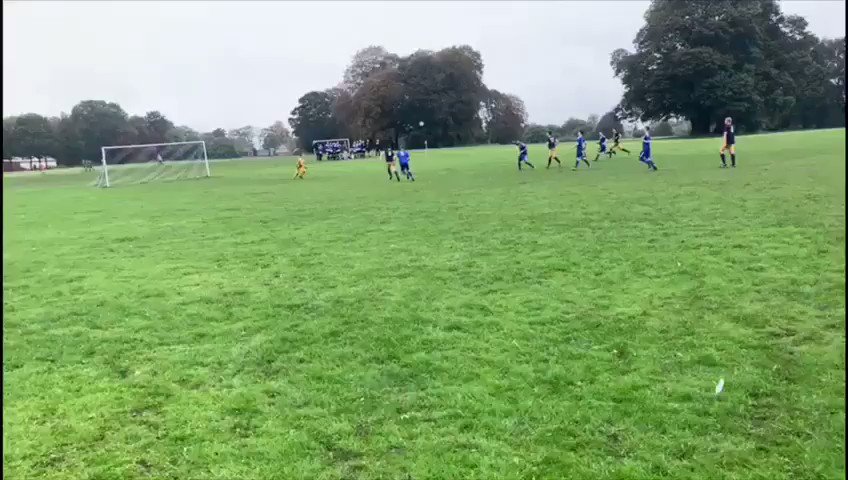 SOUND ON! @MaryPoppins if you ever need an understudy. THIS will make your sunday @SkySportsNews #sundayleague #horsforth #football