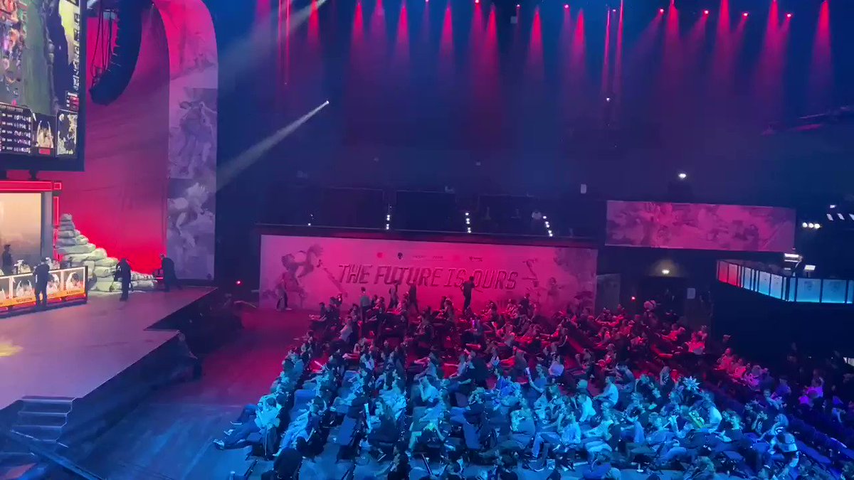 Red Bull Gaming @ #RedBullConquest (@redbullgaming) on Twitter photo 13/10/2019 18:06:20 The crowd is with you and so are we @Cloud9 1-0 for the the side of #C9WIN at #Worlds2019 The crowd is with you and so are we @Cloud9 1-0 for the the side of #C9WIN at #Worlds2019