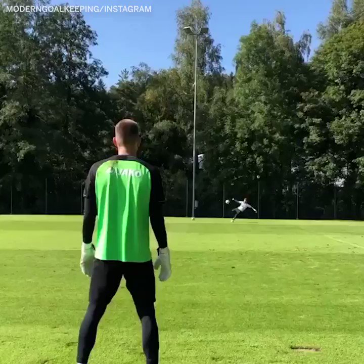 ESPN FC (@ESPNFC) on Twitter photo 2019-10-14 10:28:27 Jurgen Klinsmanns son Jonathan killed this goalkeeper drill ๐ฅ (via moderngoalkepper/Instagram) Jurgen Klinsmanns son Jonathan killed this goalkeeper drill ๐ฅ (via moderngoalkepper/Instagram)