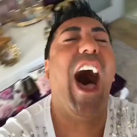 Damla Kardashian (@mavisaclidev) on Twitter photo 2019-10-17 00:23:17 Aşkitom: *hiçbir şey yapmadan duruyodur* Ben: Aşkitom: *hiçbir şey yapmadan duruyodur* Ben: