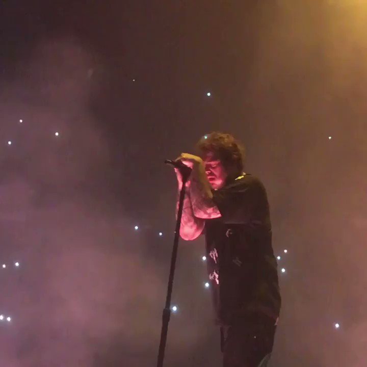 MTV (@MTV) on Twitter photo 2019-10-16 23:06:36 .@postmalone performing “I Fall Apart” at @thegarden changed my life ✨ | 🎫: @livenation .@postmalone performing “I Fall Apart” at @thegarden changed my life ✨ | 🎫: @livenation