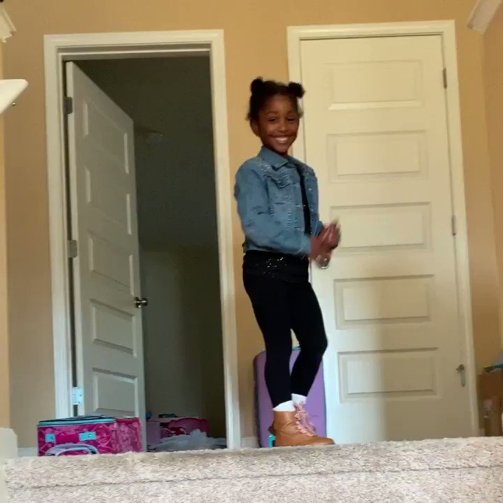 Deairra (@DEAIRRA_ALEICE) on Twitter photo 16/10/2019 15:44:23 You need this smile in your life today! You need this smile in your life today!