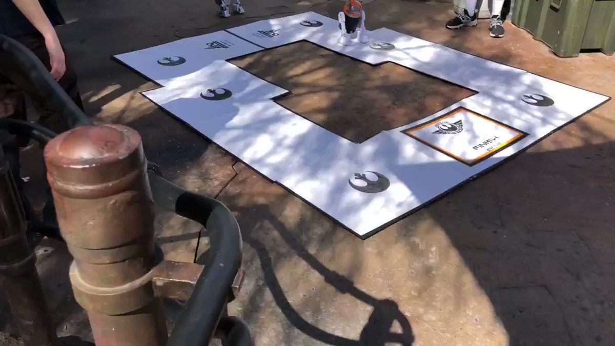 They’re having Driod races out in front of Rise of the Resistance today
