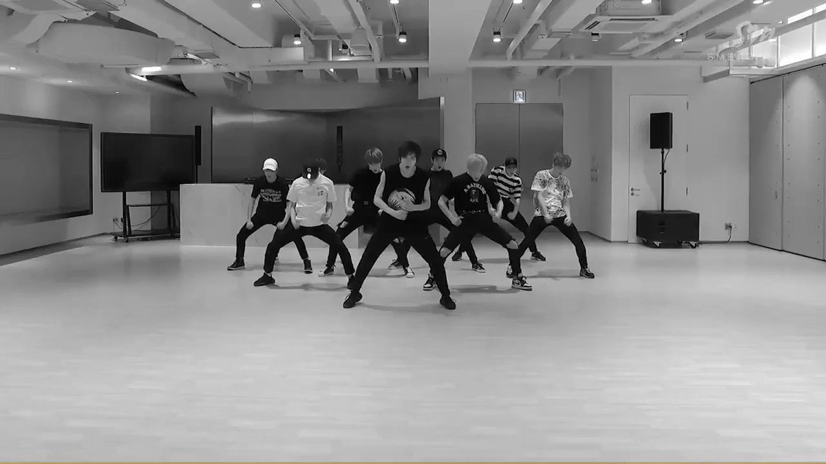 This the feeling when you are #Jopping on 30M+ views!๐๐ค#SuperM #WeAreTheFuture #SuperM_Jopping #SuperMtheFuture #superm_number1 @superm @SMTOWNGLOBAL @B_hundred_Hyun @NCTsmtown_127