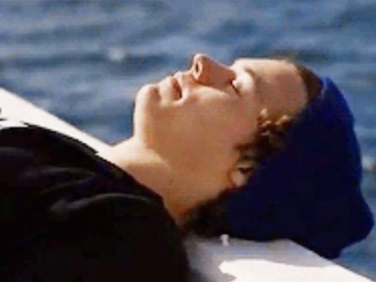 Гарри поттер и дары смерти: часть i фильм 2010 уорвик девис. Брент ногти гарри стайлс. Гарри стайлс фотосессия в воде. Hipsta. Мужик в короне.