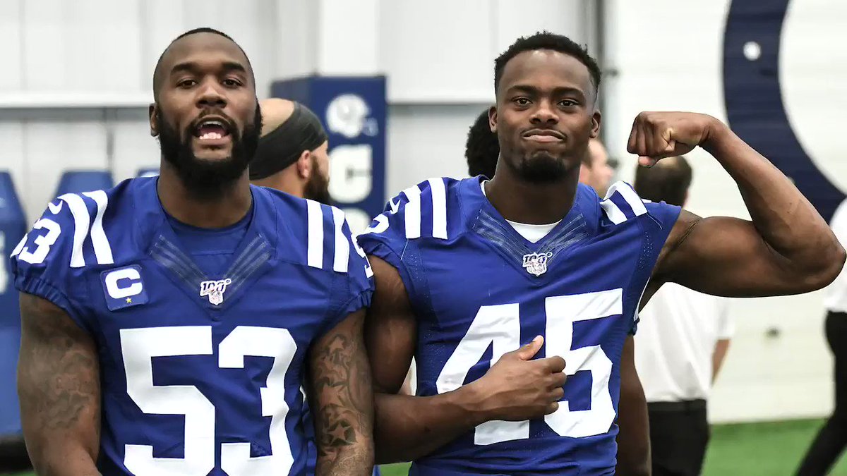 Indianapolis Colts (@Colts) on Twitter photo 2019-10-17 13:42:36 Always have to watch out for paparazzi on team photo day… 📸😂 Always have to watch out for paparazzi on team photo day… 📸😂