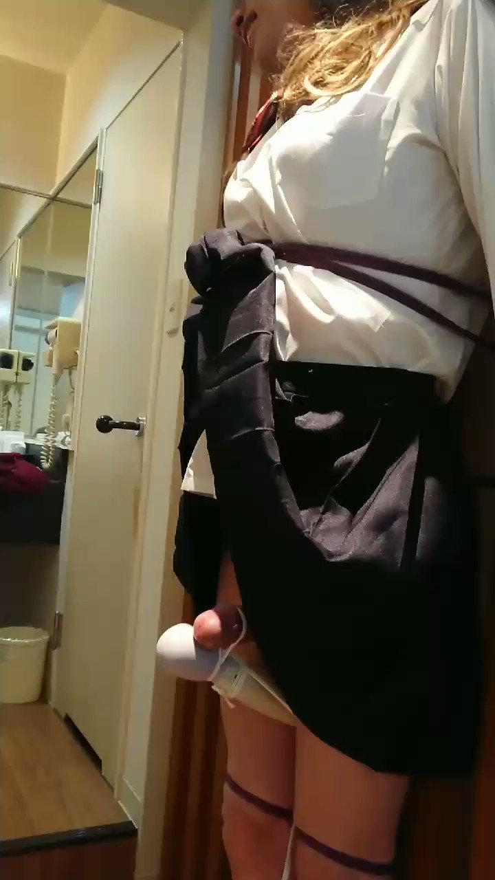 熟女装　緊縛  / X