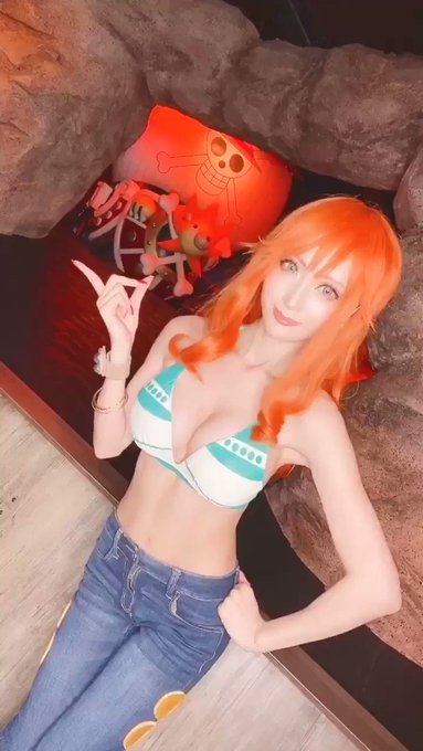 Twitterのコスプレ動画5