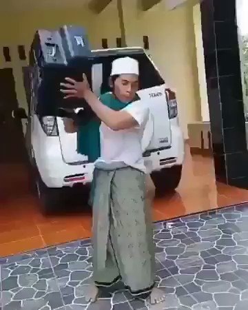 Bagi saya sih matikan TV atau Nyalain TV tidak pengaruh karena hampir semua saluran TV swasta yang di tayangin itu itu aja.Tontonan paling sering saya tonton hanya 1 "TV One" Karena yang lain menurut saya kurang kurang apa ya🤔#tvOneNews #MatikanTVSeharian #PestaRakyatNKRI