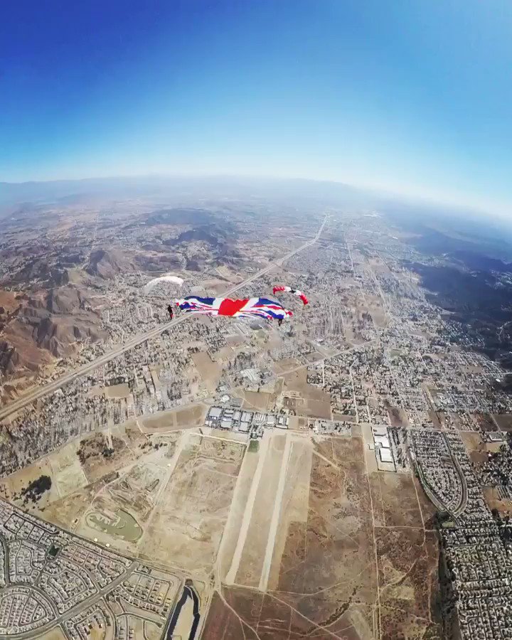 The Red Devils Army Parachute Display Team (@RedDevilsOnline) on Twitter photo 2019-10-20 17:08:53 Cpl Stephen Handley cruising over the 2000ft Union Flag. Was he tight enough? Let us know your thoughts below! Cpl Stephen Handley cruising over the 2000ft Union Flag. Was he tight enough? Let us know your thoughts below!
