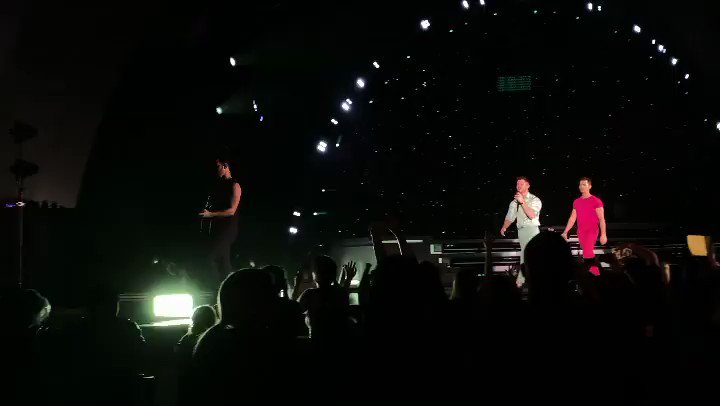 📹 The Jonas Brothers performing “Used To Be” at the Hollywood Bowl in Los Angeles, CA. (via brentiabored) #HappinessBeginsTour