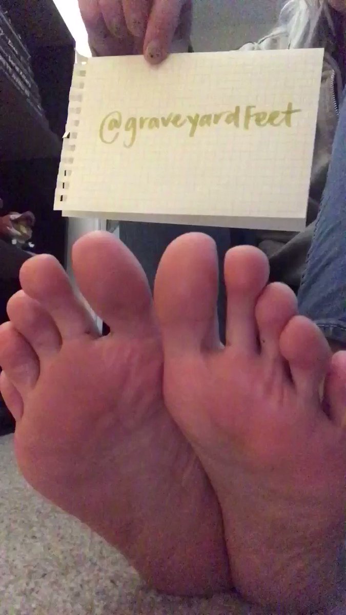 Lily graves - Graveyardfeet OnlyFans Leaked