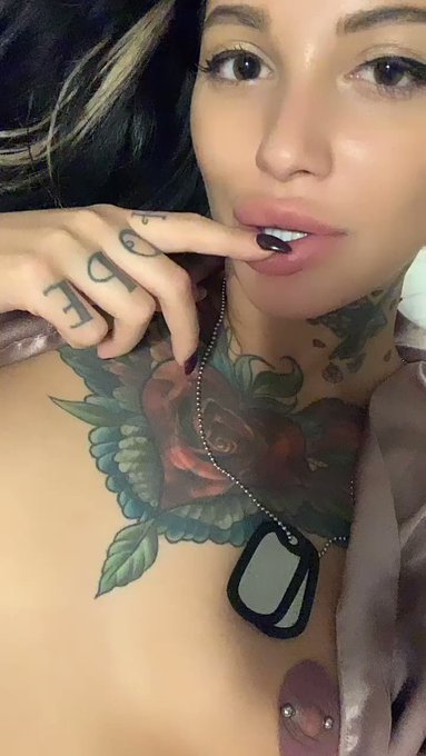 When I&rsquo;m alone at home ... I love to play with myself 😁😍 https://t.co/HBpVALAfCK