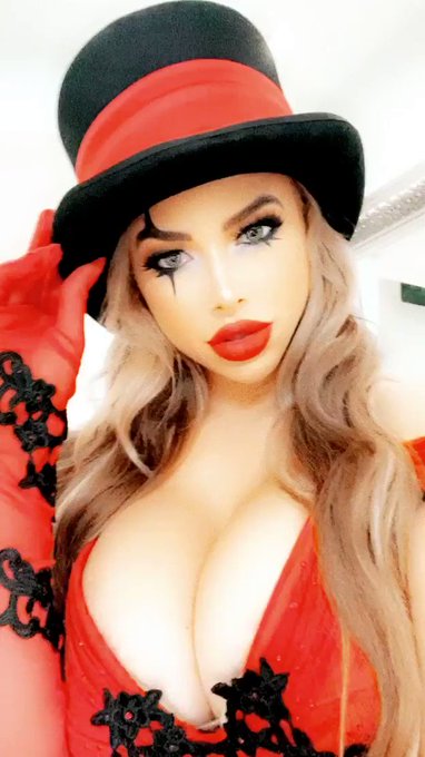 Let the #Halloween festivities begin!! ❤️? #RingLeader https://t.co/9Ho31OkNRr